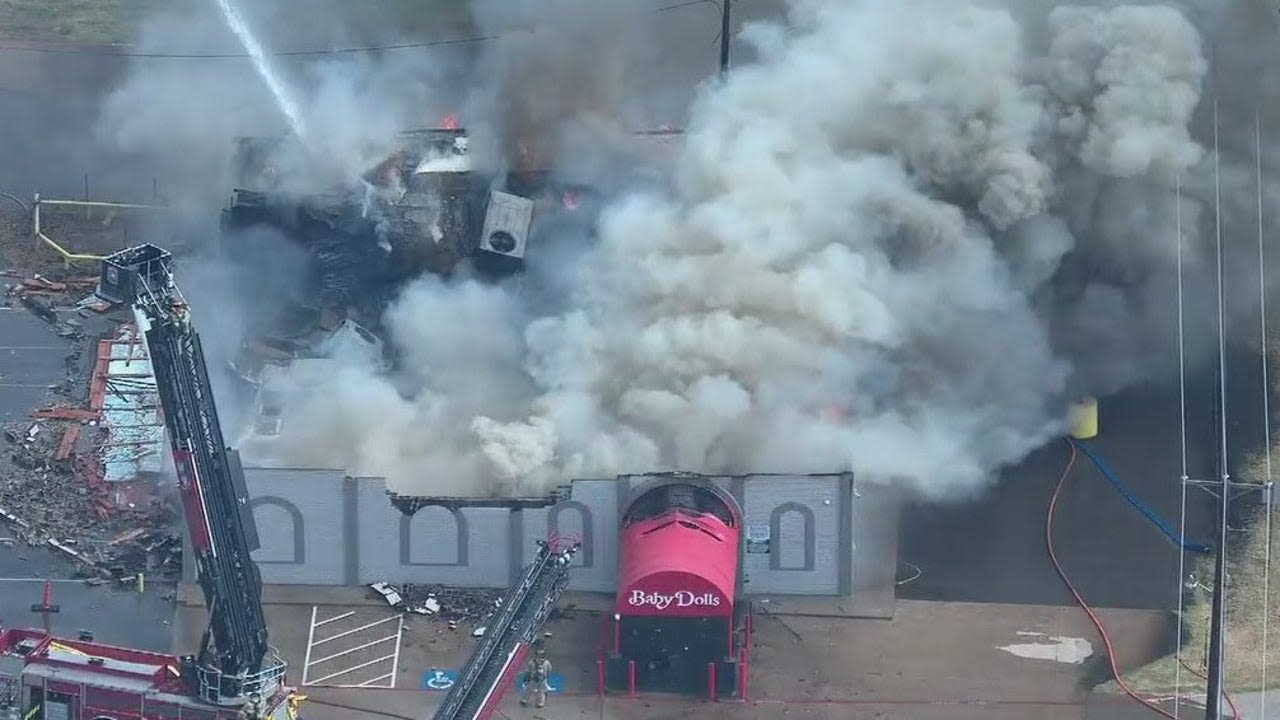 Crews battle fire at Baby Dolls in Fort Worth