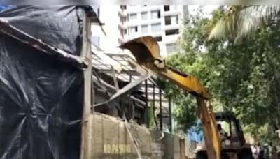 BMC demolishes illegal section of Mumbai bar where Worli hit-and-run accused got drunk before accident - CNBC TV18