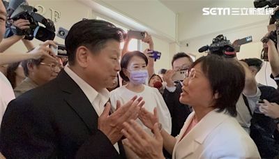 選罷法修法起衝突！民進黨占主席台 傅崐萁槓劉世芳：連討論都不行嗎？