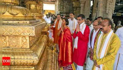 Cji Dy Chandrachud Offers Prayers At Tirumala Temple | Vijayawada News - Times of India