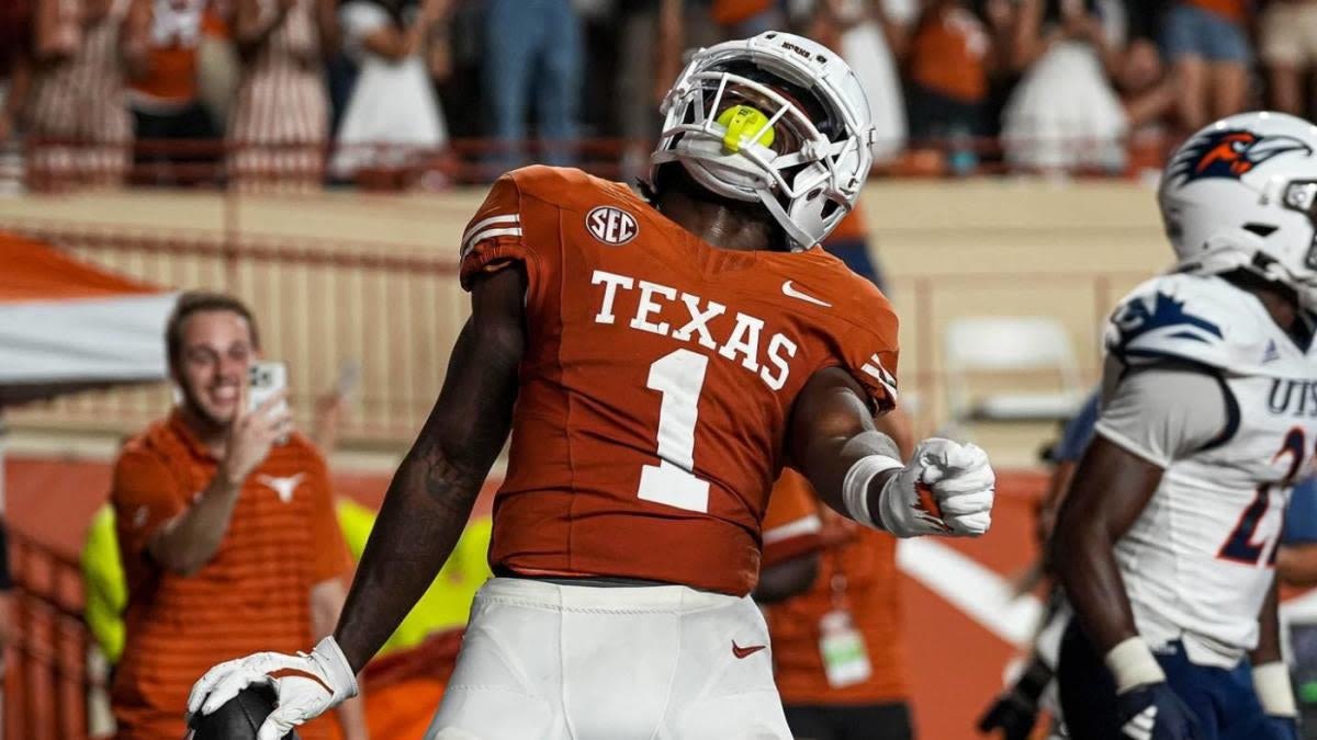 Coaches Poll top 25: Texas jumps Ohio State, Texas A&M reenters college football rankings