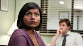 Mindy Kaling aconselha estrelas de spin-off de The Office: "Tentem não rir"