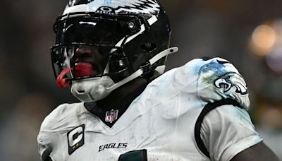 Brown, de Eagles, espera estar fuera "un par de semanas"