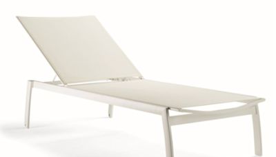 70,000 lounge chairs recalled due to finger amputation risk