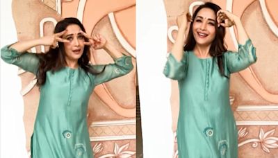 Madhuri Dixit Effortlessly Grooves To Dekhha Tenu, Fans Call Her ‘Poetry In Motion’ - News18