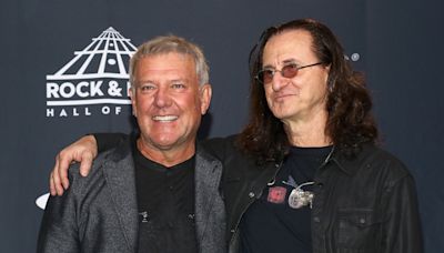 See Rush’s Geddy Lee and Alex Lifeson Cover Gordon Lightfoot Song at Toronto Tribute Concert