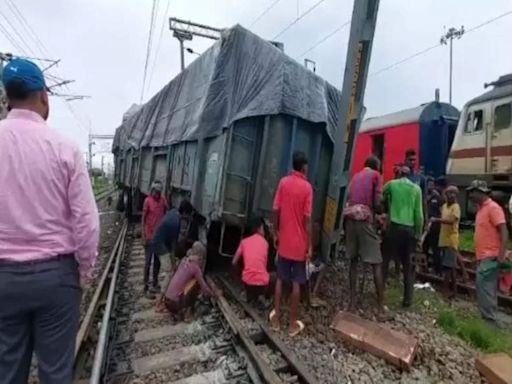 Odisha: Goods train derails at Bhubaneswar Railway Station | India News - Times of India