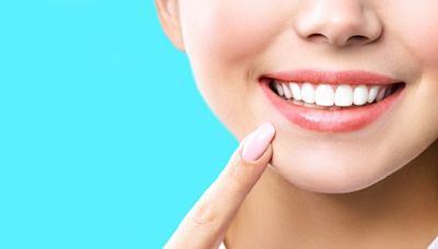 更年期女性唾液會減半！牙醫：2件事增加口水分泌，防口臭、失智、心血管疾病 | 50＋FIFTY PLUS | 遠見雜誌