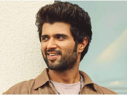 Throwback: When Vijay Deverakonda wore chappals worth Rs 199 for film promotions | Hindi Movie News - Times of India
