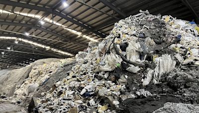 彰化再利用機構當掩護亂倒廢棄物 牟利上億13人起訴