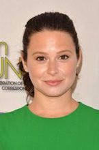 Katie Lowes