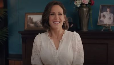 See Erin Krakow And Daniel Lissing Reunite For A New Hallmark Movie 6 Years After His When Calls The Heart Exit