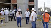 Comienza la demolición de un edificio ubicado frente a castillo en Cartagena de Indias