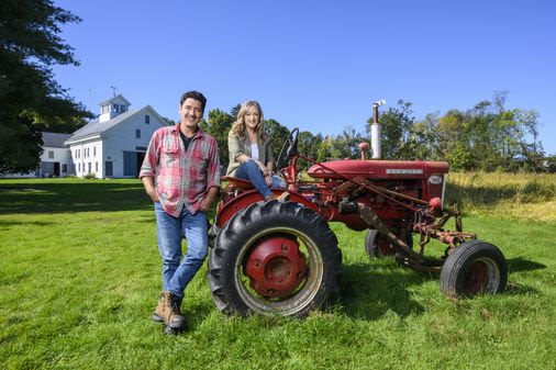 Jonathan Knight helps historic New England homes find the right stuff on ‘Farmhouse Fixer’ - The Boston Globe