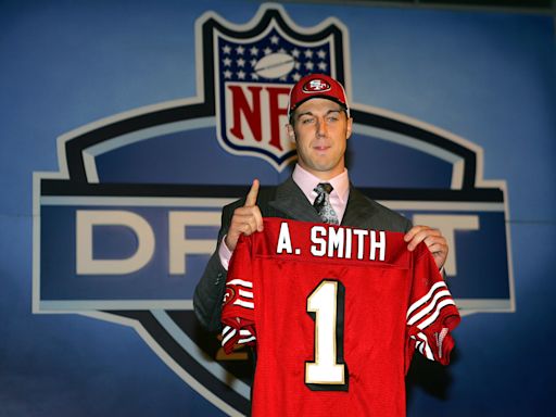 Smith details pressures of being No. 1 pick with 49ers
