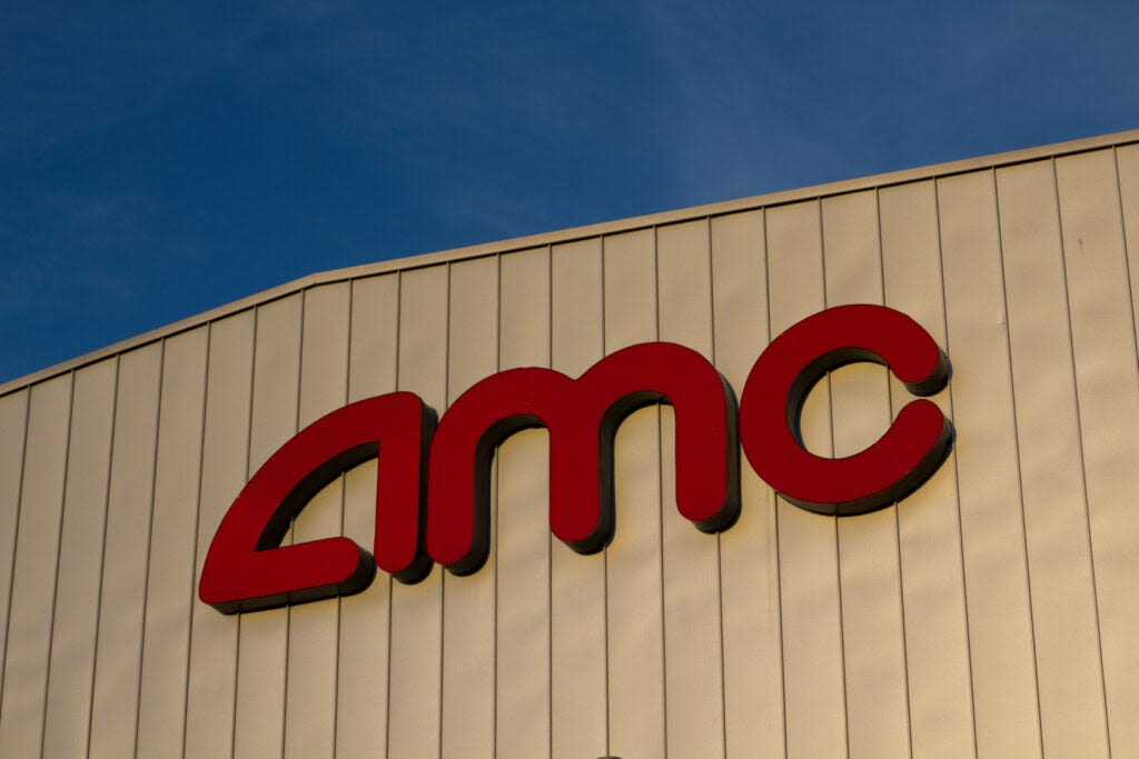AMC Entertainment Stock Is Volatile Thursday: What's Going On? - AMC Enter Hldgs (NYSE:AMC), GameStop (NYSE:GME)