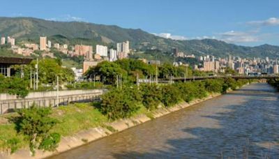 Hallan otro cuerpo sin vida flotando en el río Medellín; van 3 en menos de una semana