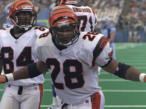 Bengals great Corey Dillon gets highlight-reel treatment from NFL