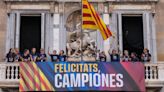 Churros, 'Sweet Caroline' y muchas fotos: el fin de fiesta de un Barça campeón