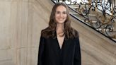 Natalie Portman éblouissante en mini-jupe : elle dévoile ses jambes divines pour soutenir Simone Biles aux Jeux Olympiques