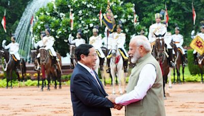 Delhi: Vietnam PM Pham Minh Chinh Accorded Ceremonial Reception At Rashtrapati Bhavan; Watch