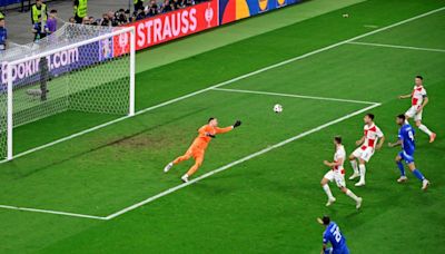 Last-gasp Zaccagni saves Italy and pushes Croatia towards Euros exit as Spain top group