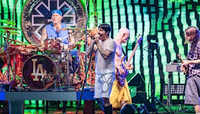 The last time I saw the Red Hot Chili Peppers, I was a teenage superfan. Last night’s show at Bud Stage left me ice cold