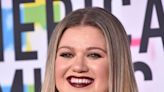 Kelly Clarkson Fans Are Losing It Over Her Powerful Performance Of Whitney Houston’s ‘All The Man That I Need’: ‘One...