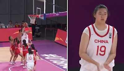 Chinese girl Zhang Ziyu who is 7.3 feet tall, dominates in basketball, internet calls her a 'cheat code'