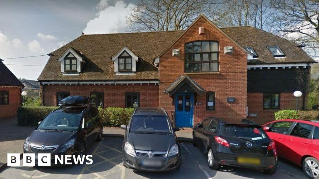 Funding cut for Hampshire mental health centres