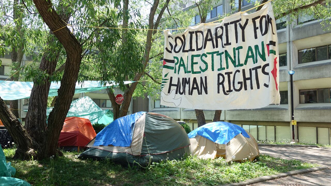 Pro-Palestinian protesters at Queen's pack up as university reviews divestment request