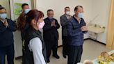 警政署長黃明昭向因公殉職的高員拈香致意 誓言還高員及家屬一個公道