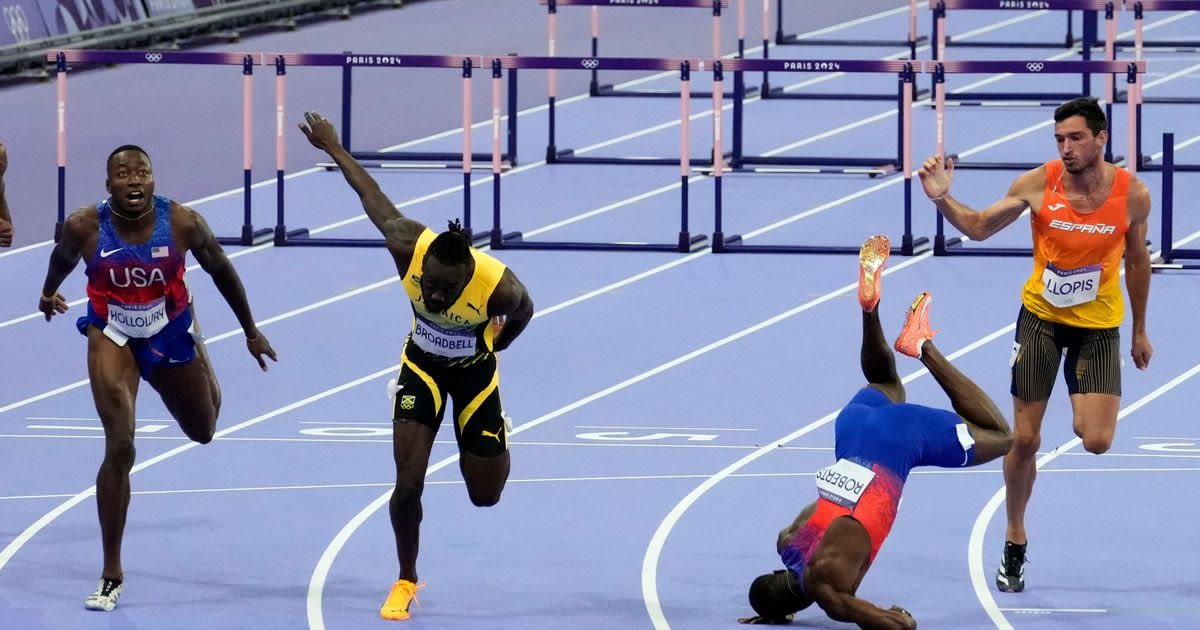 Hampton’s Daniel Roberts tumbles but takes silver in 110-meter hurdles