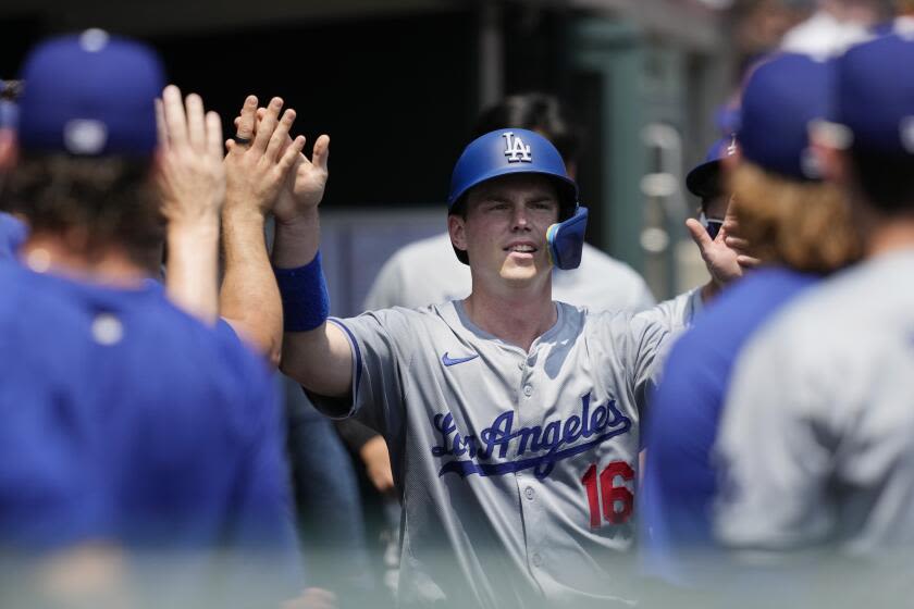 Dodgers again fail to hold lead in ninth, dropping series to Tigers
