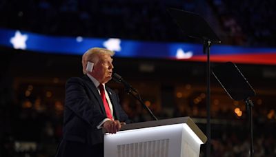 Trump conversa com Zelenski por telefone e promete acabar com a Guerra da Ucrânia