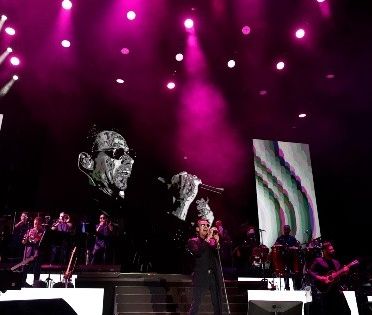 Marc Anthony ilumina el Navarra Arena al ritmo de salsa y un público entregado