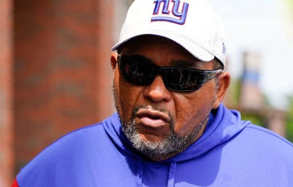 Giants Coach Adding Responsibilities in Search of 'Cohesive' Pass Rush