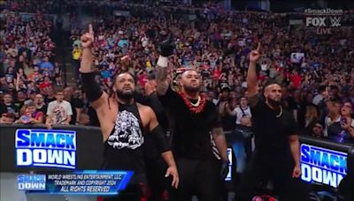 The Bloodline ataca a Cody Rhodes y Kevin Owens en WWE SmackDown