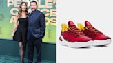 Icon Award Recipient Adam Sandler Gets Casual in Stephen Curry’s Signature Sneakers at the 2024 People’s Choice Awards
