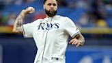 WATCH: Bucs WR Mike Evans throws out 1st pitch at Tampa Bay Rays game