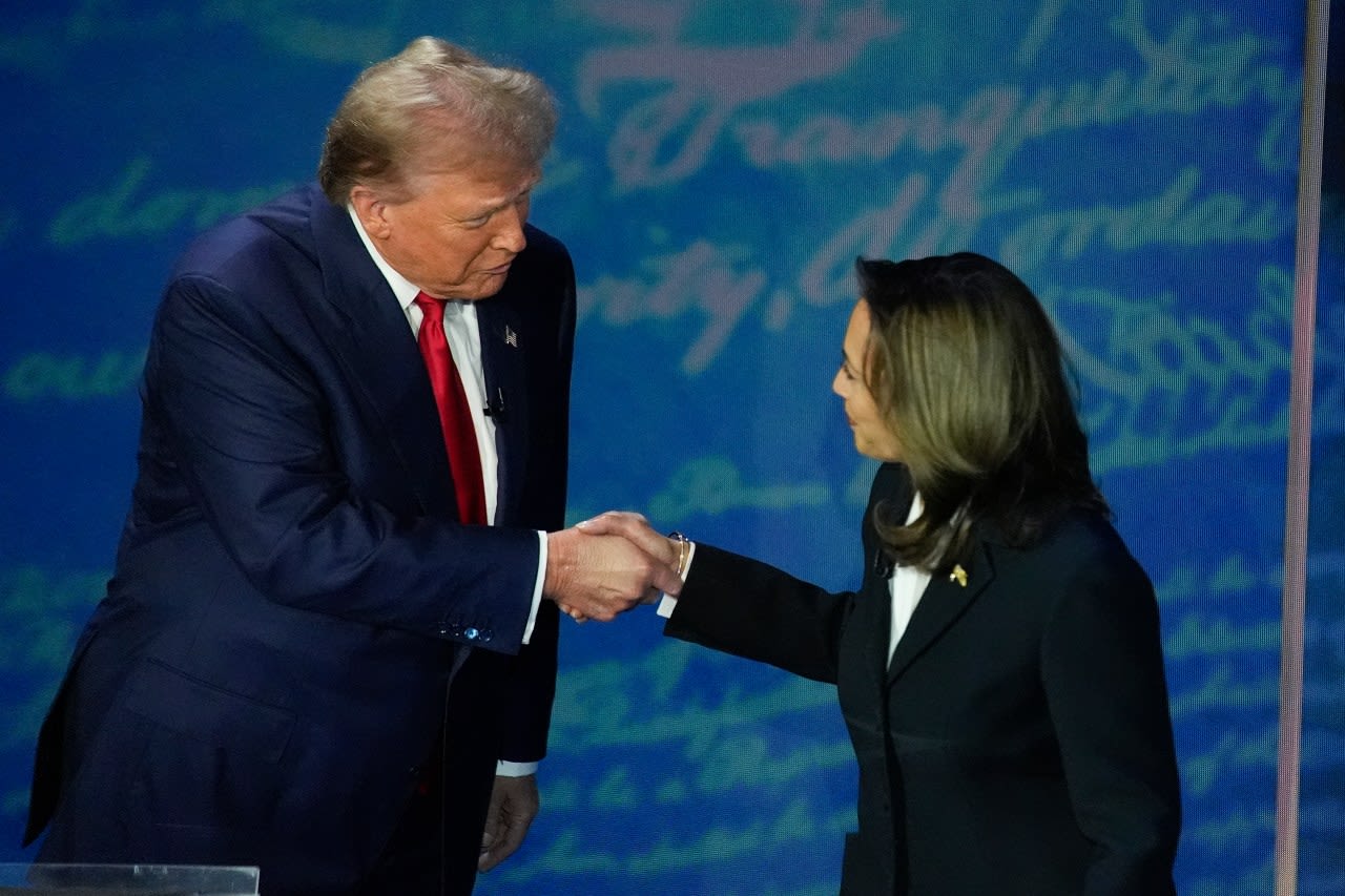 CBS’ ’60 Minutes’ plans its presidential candidate showcase. But will Trump and Harris show?