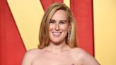 Harcelée pour ses photos d'allaitement, Rumer Willis répond : "J'ai grandi dans une maison de naturistes"