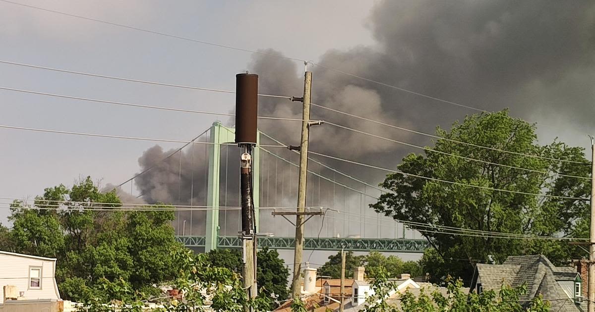 Fire on Gloucester City waterfront sends smoke billowing near Walt Whitman Bridge
