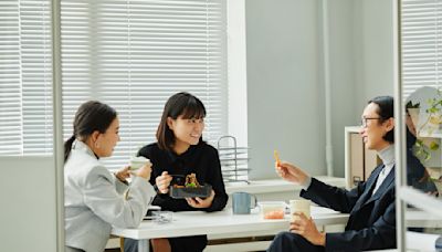 聊天時「專心聆聽」不是最好的回應？日本語言學家教你如何「正確閒聊」 - TNL The News Lens 關鍵評論網