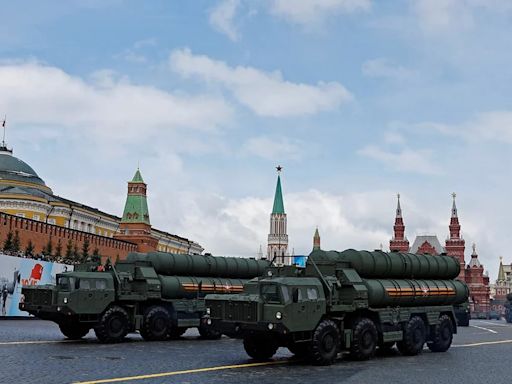 Putin exhibió sus misiles en el desfile del Día de la Victoria y dijo que las fuerzas nucleares rusas están “siempre en alerta”