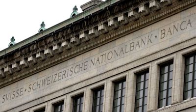 Swiss National Bank switches to forex purchases in first quarter