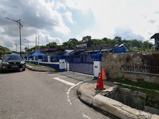 Home minister says all police station gates to close from 10pm following Ulu Tiram attack