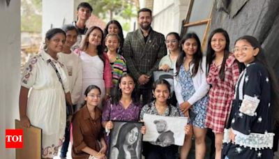 Fans delight Mahir Pandhi and Anjali Tatrari with their sketches on the set of Vanshaj - Times of India