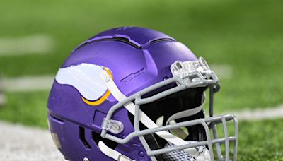 Vikings sign DL Jalen Redmond, cut WR Devron Harper