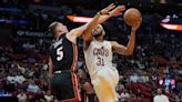 Miami Heat build biggest lead in more than a decade, roll past Cleveland Cavaliers 121-84